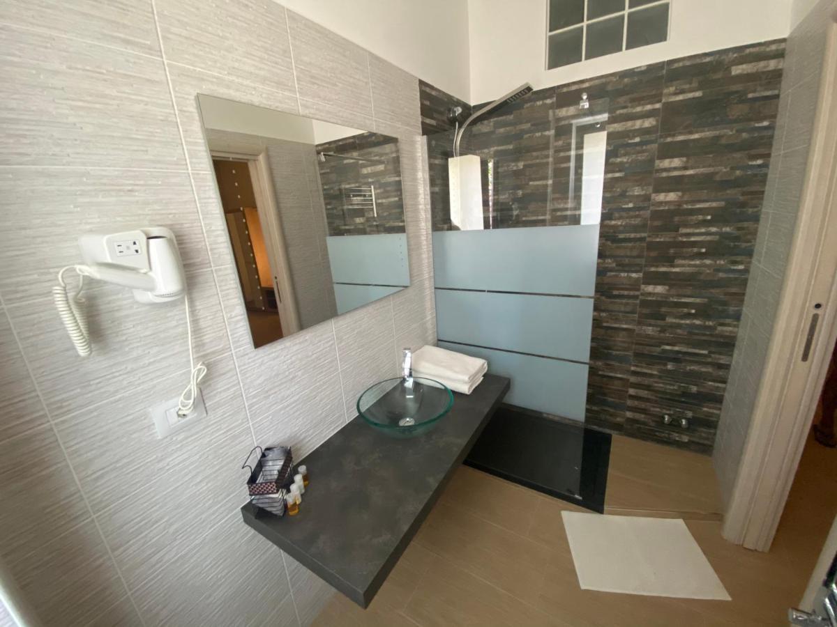 B&B La Perla & Suites บารี ภายนอก รูปภาพ