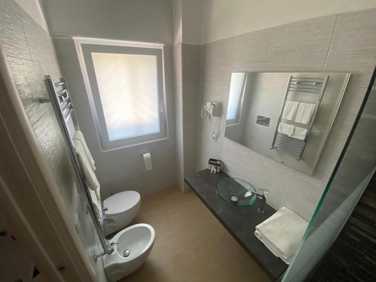 B&B La Perla & Suites บารี ภายนอก รูปภาพ