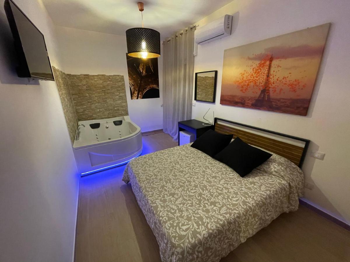 B&B La Perla & Suites บารี ภายนอก รูปภาพ
